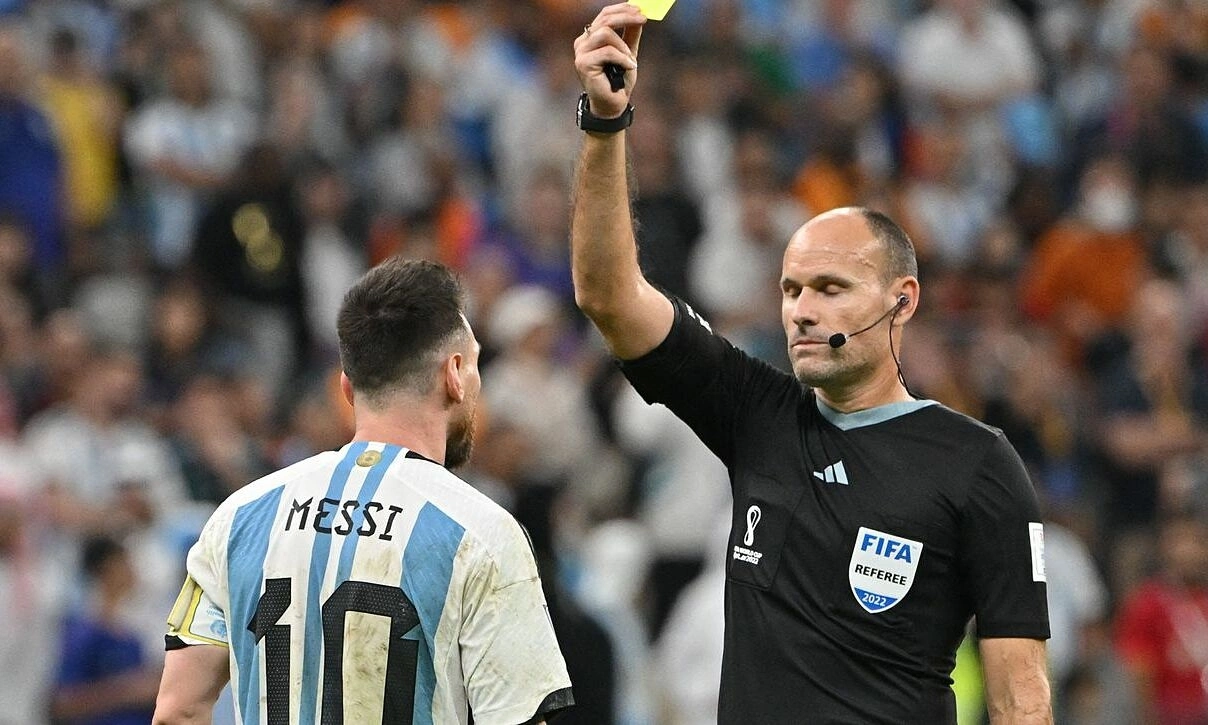 Phân Tích Hành Vi Của Messi